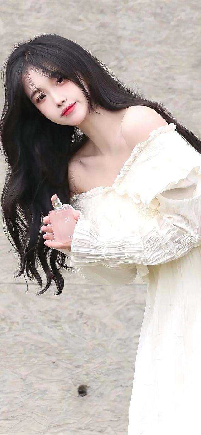 顾远舟林诗雅的小说老公为救被绑架的女学生，将我行医的手打残免费阅读